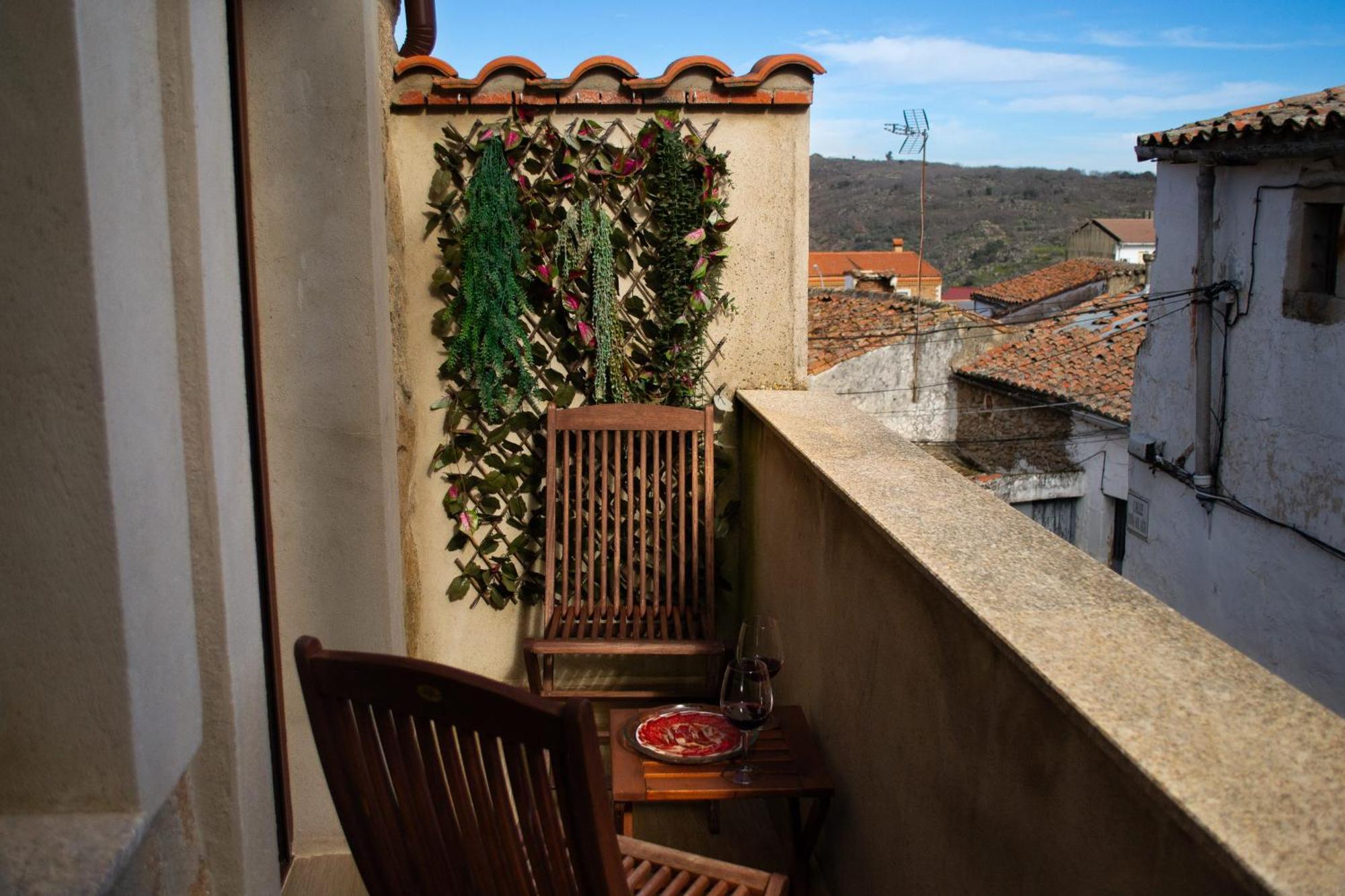 Casa Rural Dona Sol Montánchez Esterno foto